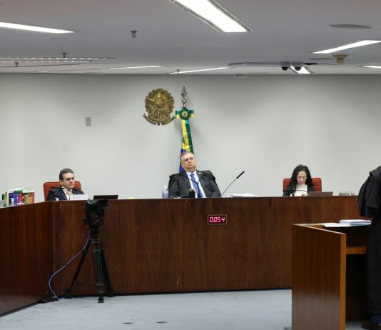 STF forma maioria para condenar Eduardo Bolsonaro em ação sobre trama golpista