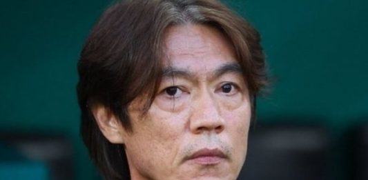 Técnico da Coreia do Sul pede demissão após ser chamado de ‘incompetente’